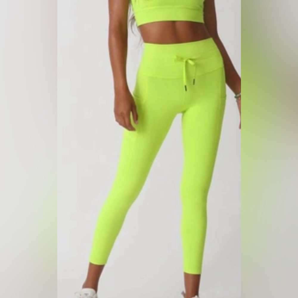 ELECTRIC &  ROSE Lennox Leggings in Sublime NEON Size Small w/ slit pockets